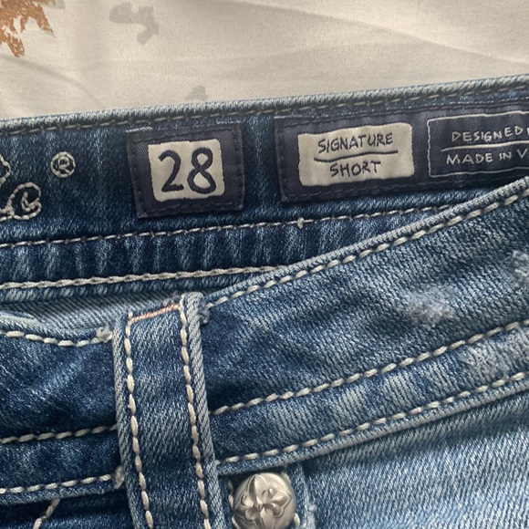 SIZE 28 MISS ME SHORTS 💕💕 - Picture 3 of 5